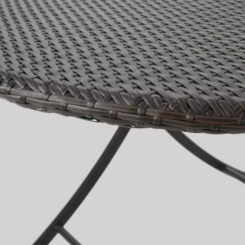 Ensemble de salle à manger en osier 5 pièces Lula - Marron - Christopher Knight Home : Table ronde, Chaises empilables