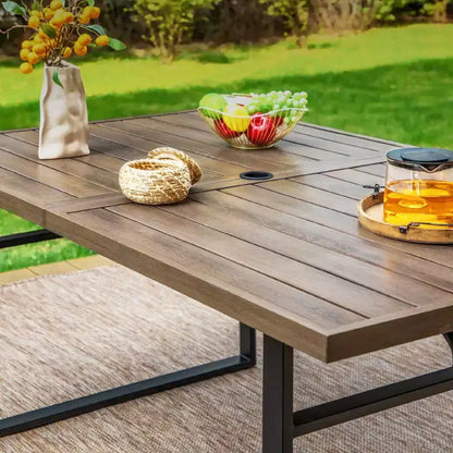 Ensemble de salle à manger 7 pièces pour terrasse avec table rectangulaire imitation bois avec trou pour parasol et chaises pliantes inclinables - Captiva Designs