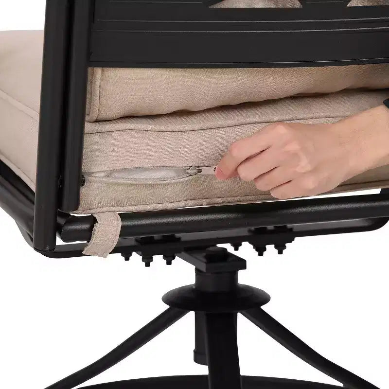 Ensemble de salle à manger extérieur 5 pièces avec chaises pivotantes, coussins d'assise et de dossier et table carrée en métal avec trou pour parasol - Captiva Designs