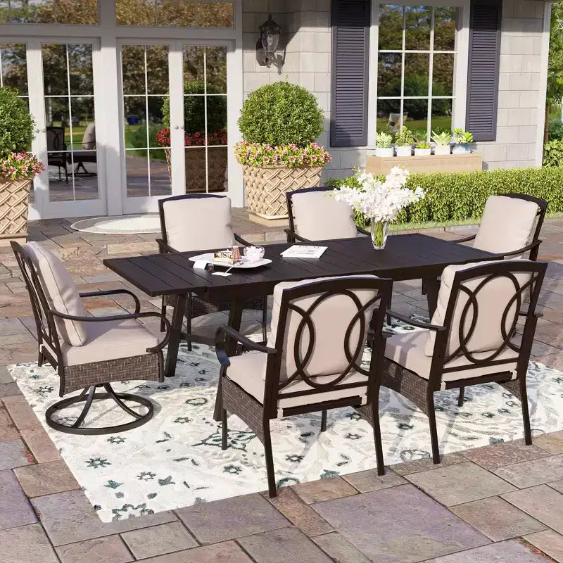 Ensemble de salle à manger d'extérieur Captiva Designs 7 pièces avec table rectangulaire à lattes, chaises fixes en rotin et métal et fauteuils pivotants