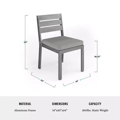 Ensemble de salle à manger d'extérieur Martha Stewart Bedford avec table de 180 cm et 8 chaises avec finition en aluminium brossé aspect bois et coussins résistants aux intempéries