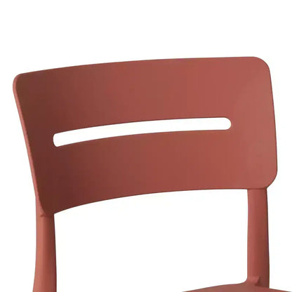 Ensemble de table à manger de terrasse WestinTrends Playa Modern 5 pièces en résine avec chaises de salle à manger de terrasse empilables, rouge