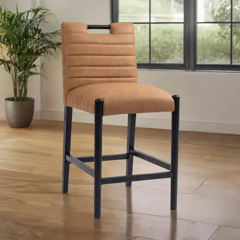 Meridian Furniture, Tabouret de comptoir Aimee en cuir végétalien couleur Cognac