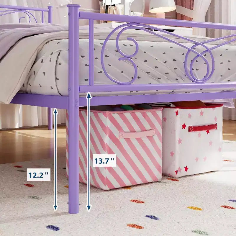 Cadre de lit double en métal violet avec tête de lit, pied de lit, rangement de 31 cm, lattes en acier, sans sommier tapissier
