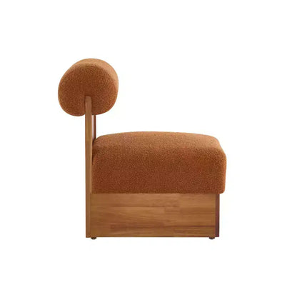 Fauteuil d'appoint Homy Casa avec dossier roulé et piètement en bois massif, revêtement en tissu bouclette