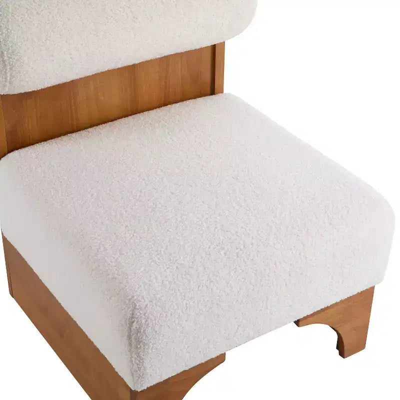 Fauteuil d'appoint Homy Casa avec dossier roulé et piètement en bois massif, revêtement en tissu bouclette