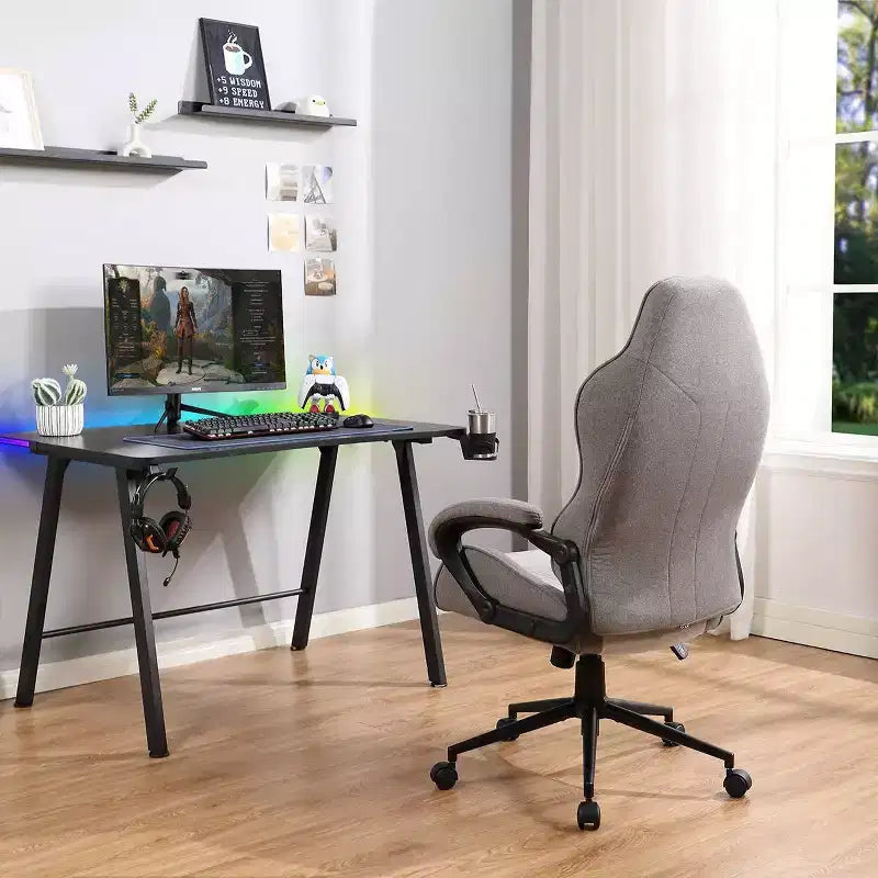 Chaise de jeu pivotante grise – Room Essentials™ : Chaise de bureau d'ordinateur rembourrée, réglable, accoudoirs fixes