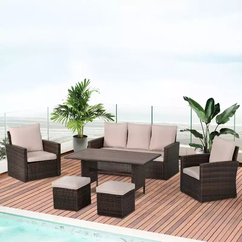 Ensemble de salle à manger Outsunny 6 pièces pour patio, en rotin tressé toutes saisons avec table à plateau aspect bois et coussins moelleux
