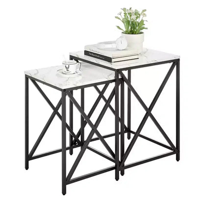 Ensemble de tables d'appoint gigognes carrées avec finition en marbre - Danya B.