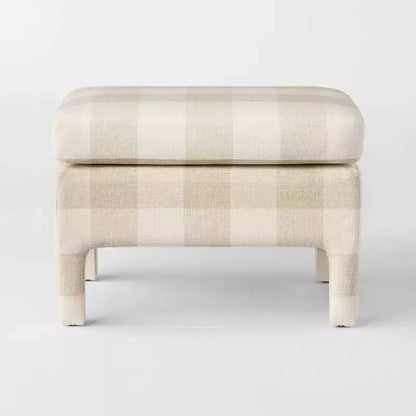 Bellfield pouf entièrement rembourré – Threshold conçu avec Studio McGee