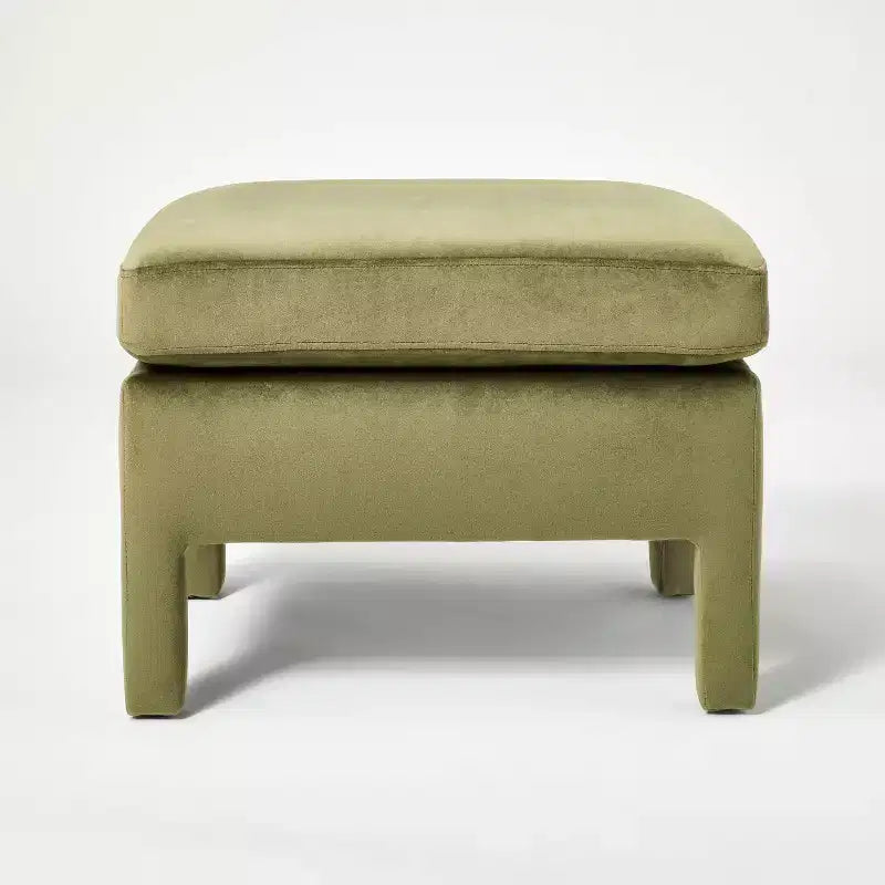 Bellfield pouf entièrement rembourré – Threshold conçu avec Studio McGee